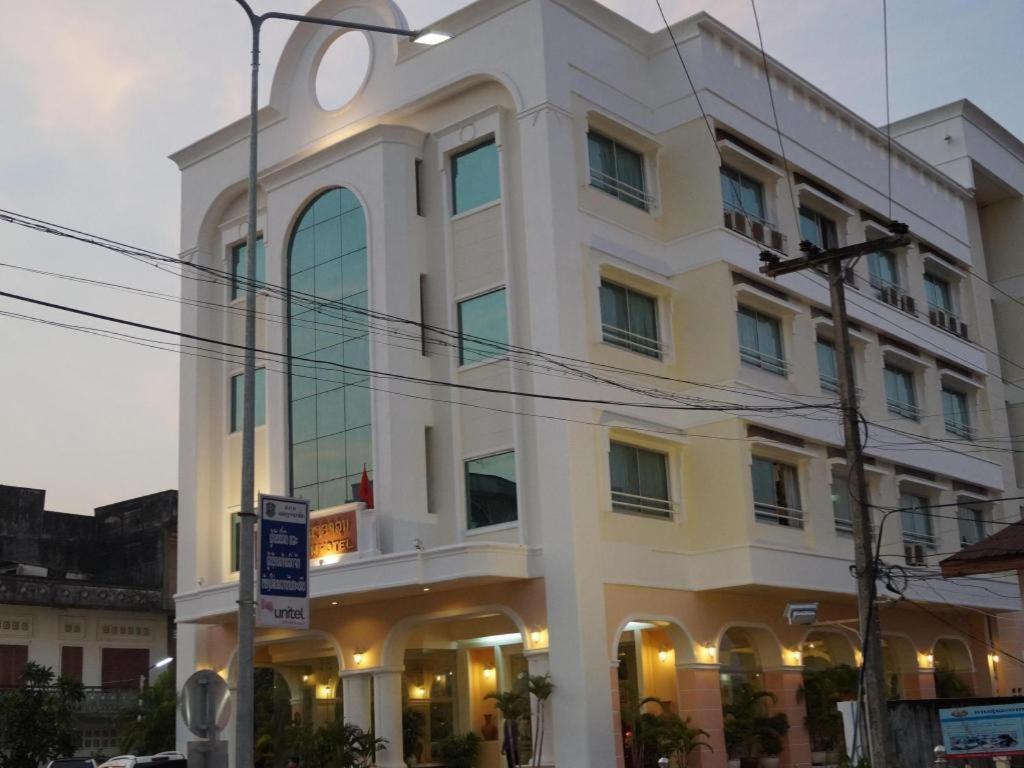 โรงแรมแสงอรุณ ปากเซ ภายนอก รูปภาพ
