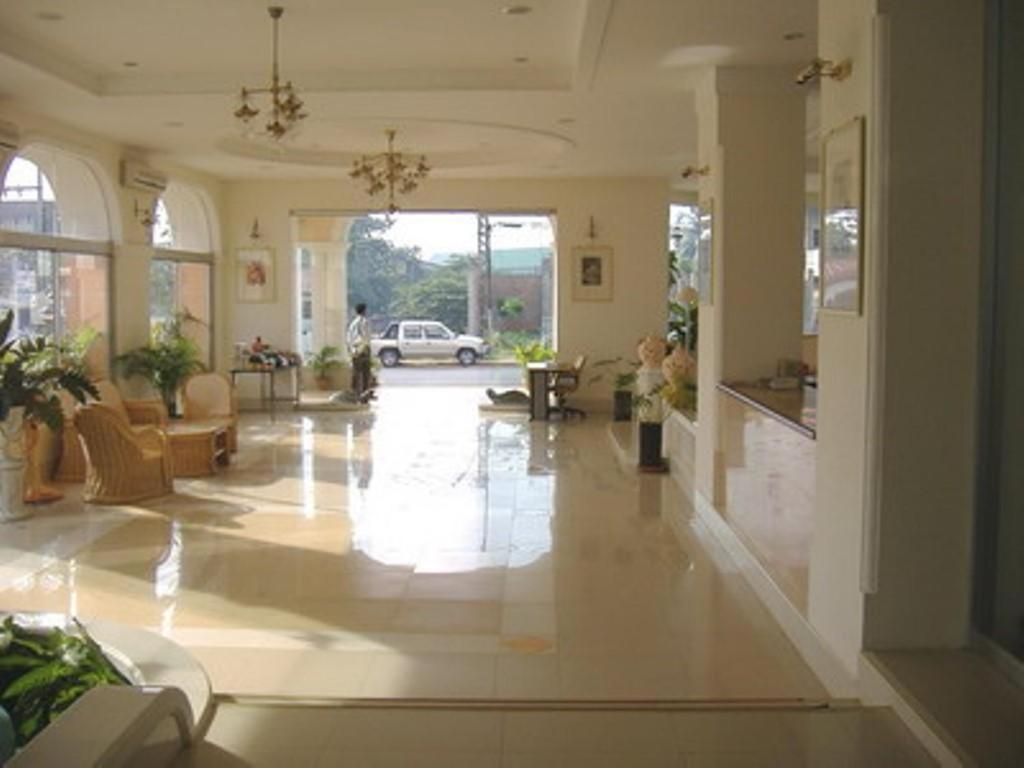 โรงแรมแสงอรุณ ปากเซ ภายนอก รูปภาพ