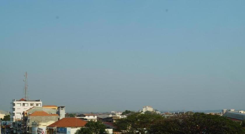 โรงแรมแสงอรุณ ปากเซ ภายนอก รูปภาพ